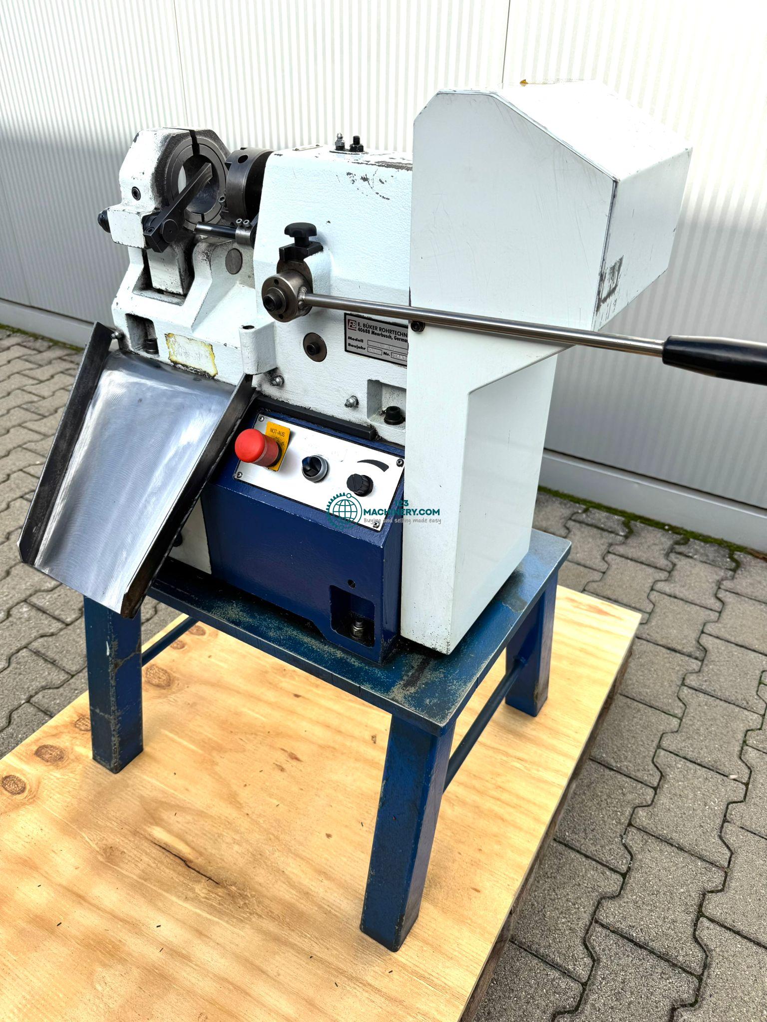 E.Büker - Typ N76 Endenbearbeitungsmaschine / Anfasmaschine